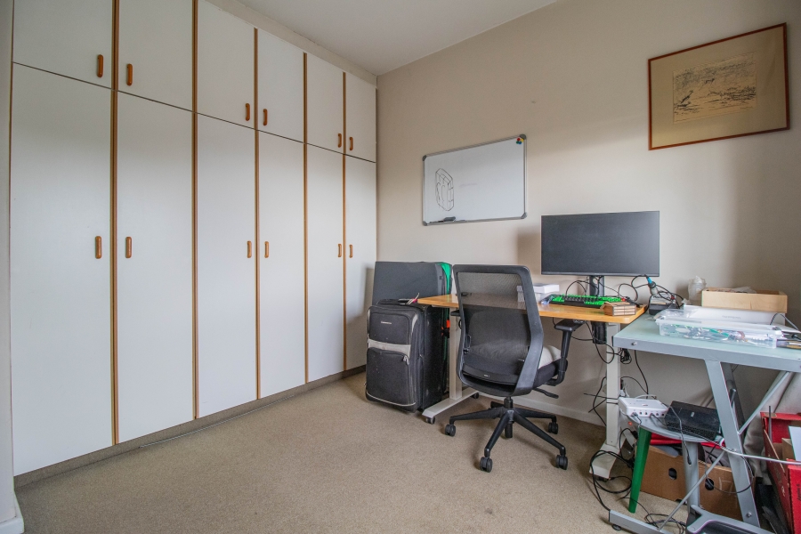 2 Bedroom Property for Sale in Vredehoek Western Cape